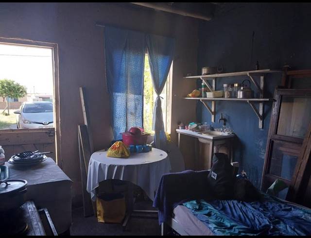 1 BEDROOM HOUSE FOR SALE IN THERONVILLE